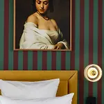Louis Ii 4*